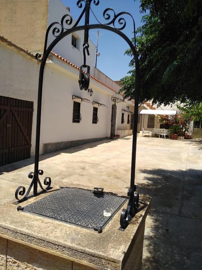 Villa Casale Hibiscus Santa Maria Del Focallo Exterior foto